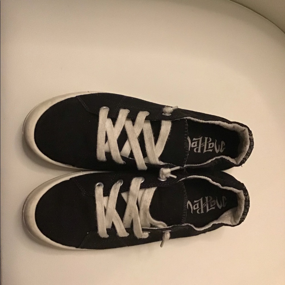 Black size 9 sneakers